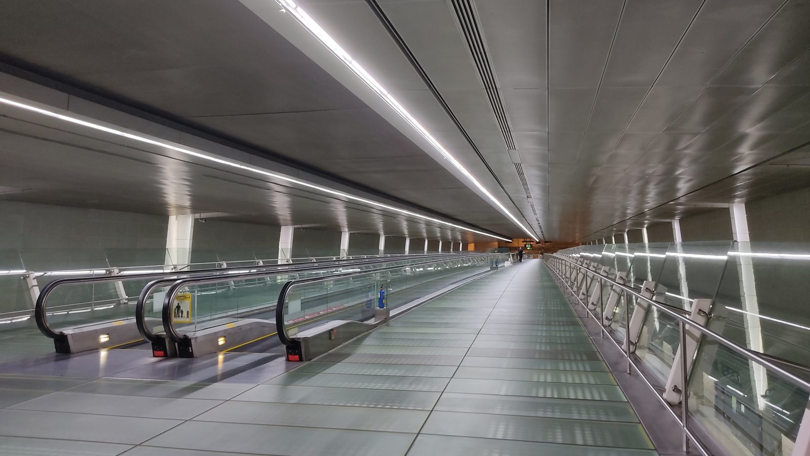 CG2_Changi_Airport_Linkbridge_20200919_212128